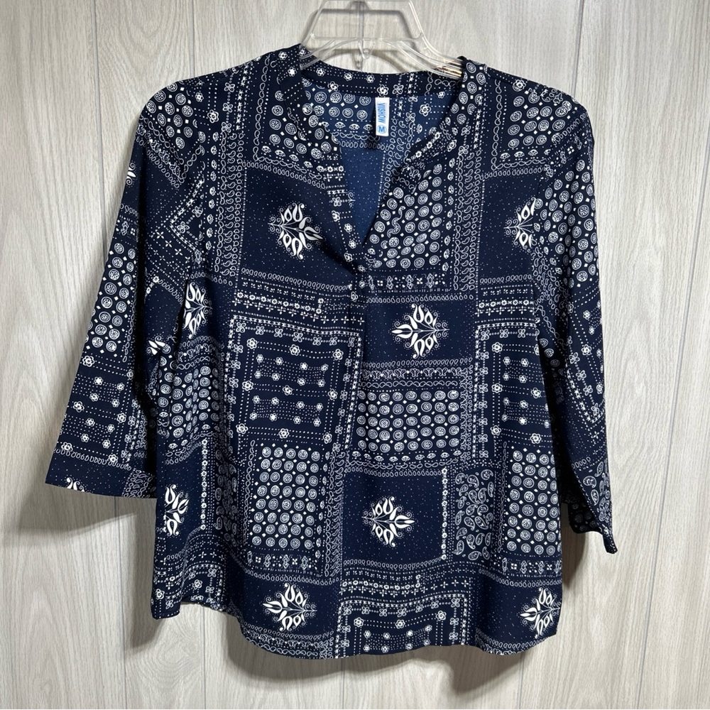 Viishow Navy And White 3/4 Sleeve Blouse Size Medium